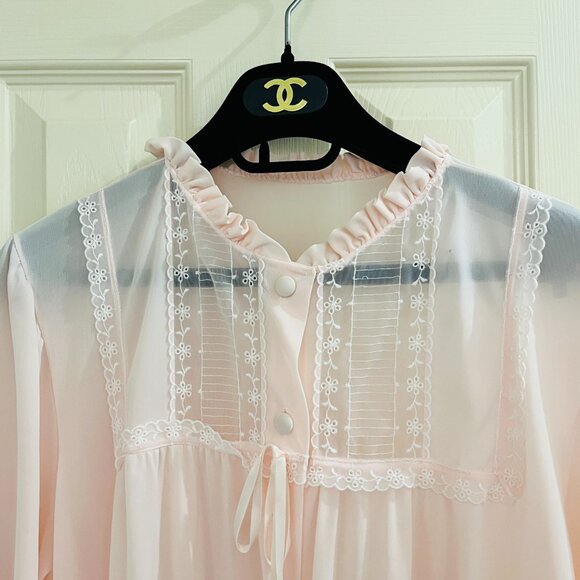 💰3/$15💰Vintage Baby Pink Sheer Peignoir dressing gown by Lorriane - Picture 8 of 17
